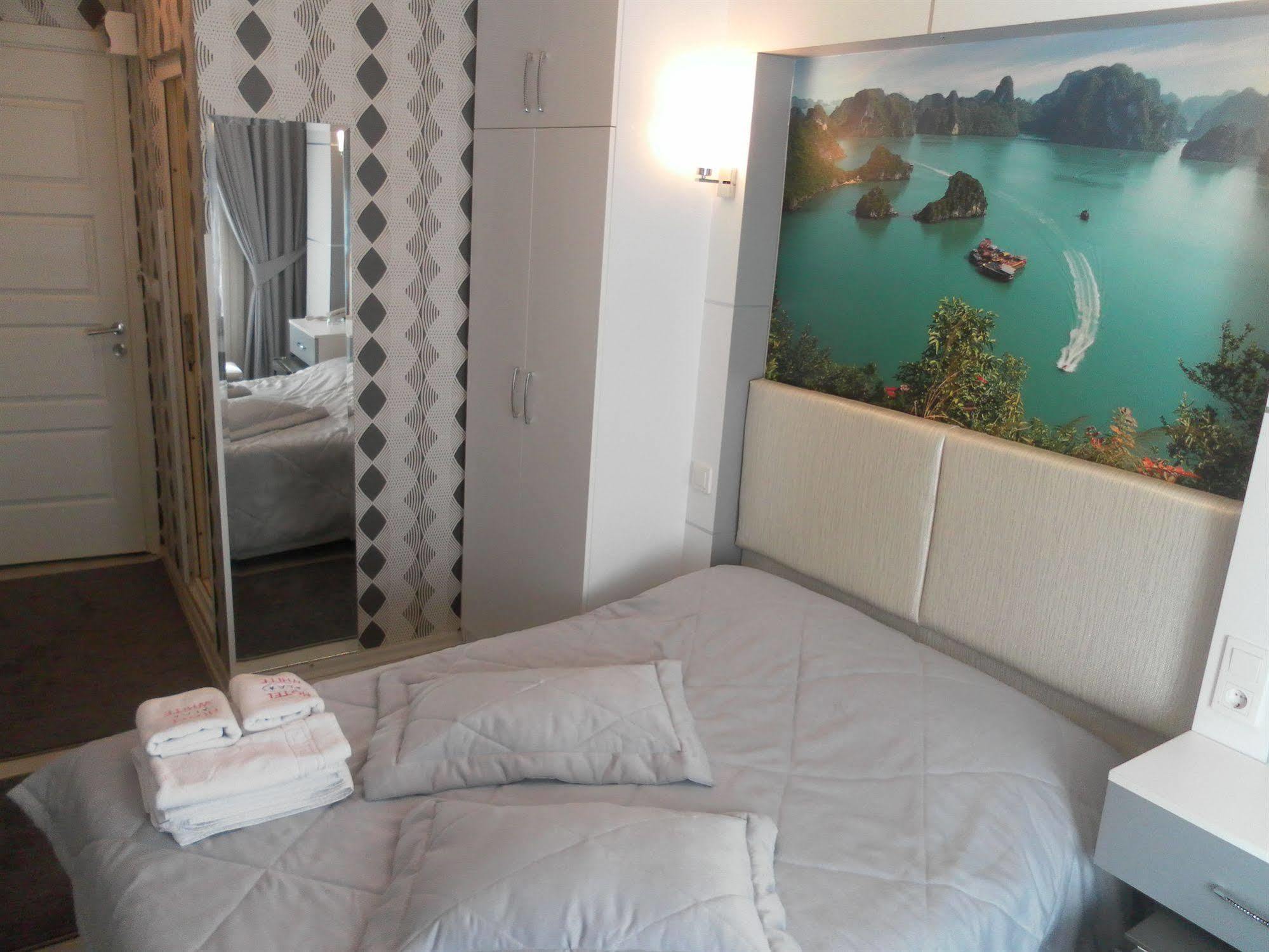 Hotel La White Istanbul Bagian luar foto